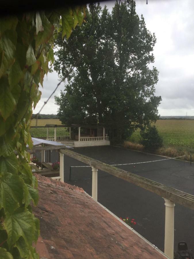 Stapehill Lodge B&B Hampreston Exterior foto